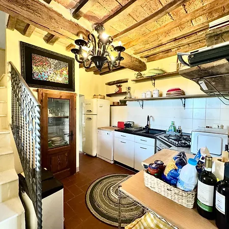 Villa Sleeps 13 Near Cortona & Montepulciano Gioiella